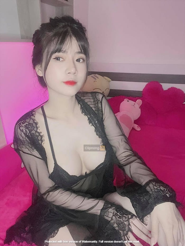 Clip tiktoker Phan Trang Boutique lộ hàng khi livestream tháng 8/ 2021 18 phan trang 4