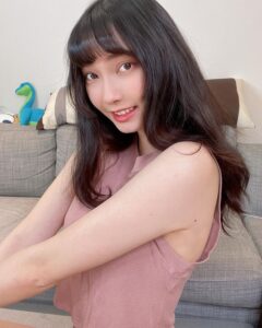 Streamer Sandy lộ clip 18+ cùng bạn trai ngay trên livestream mới nhất