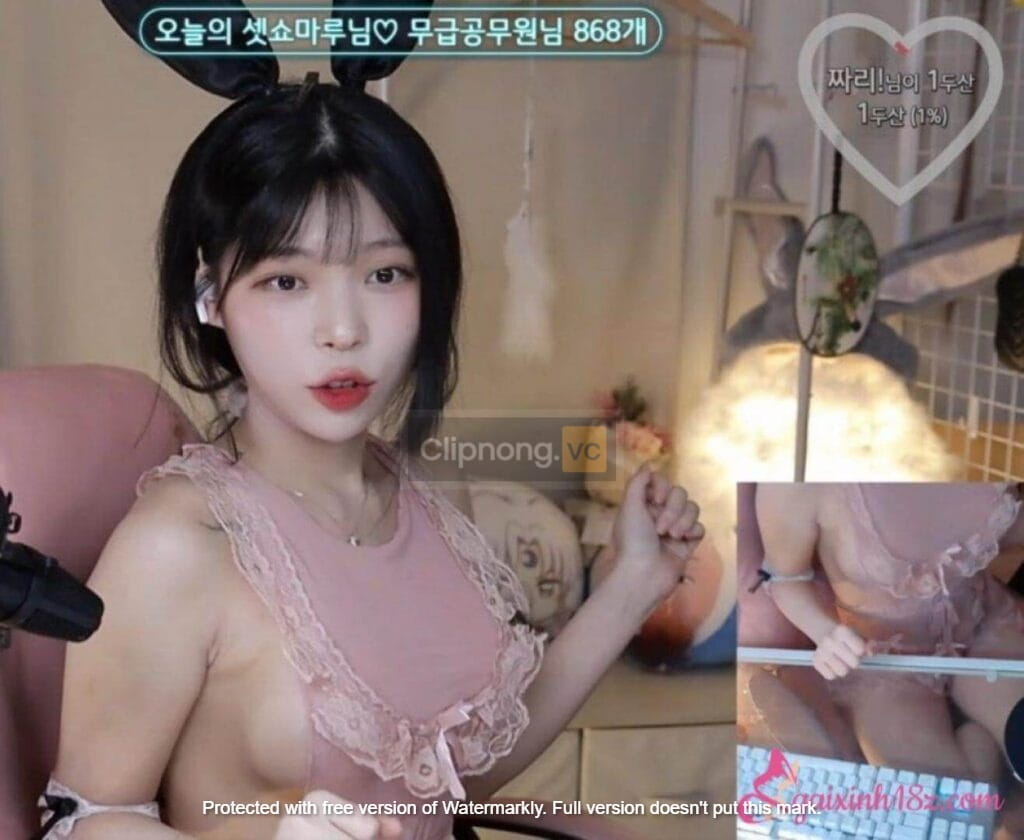 Clip streamer Yudi Kim khoe ngực khủng trên sóng livestream 2022 18 streamer yudi kim lo clip 1 1024x840 1 1