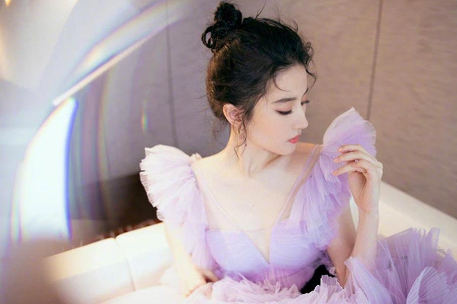 CÓ CLIP |Sugar baby Lưu Diệc Phi lộ clip nóng với đại gia Khựa 20 luu diec phi 4