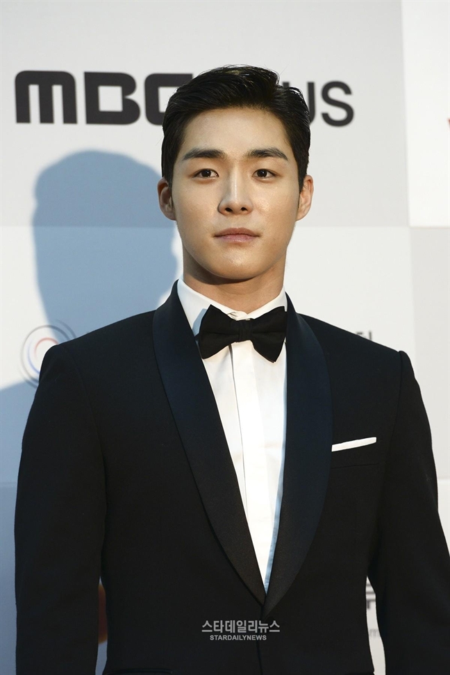 Clip Seo Ha Joon “tự sướng” gây chấn động showbiz xứ kim chi 20 seo ha joon khoe hang