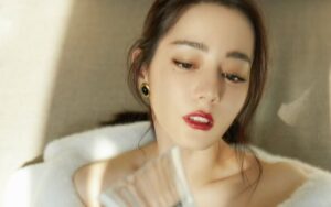 Lộ clip Địch Lệ Nhiệt Ba nude không che 2021- Là ghép hay thật?