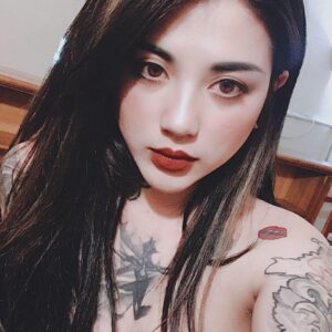 Hot girl Lee Zin nude khoe thân, show hình xăm thầm kín 18+