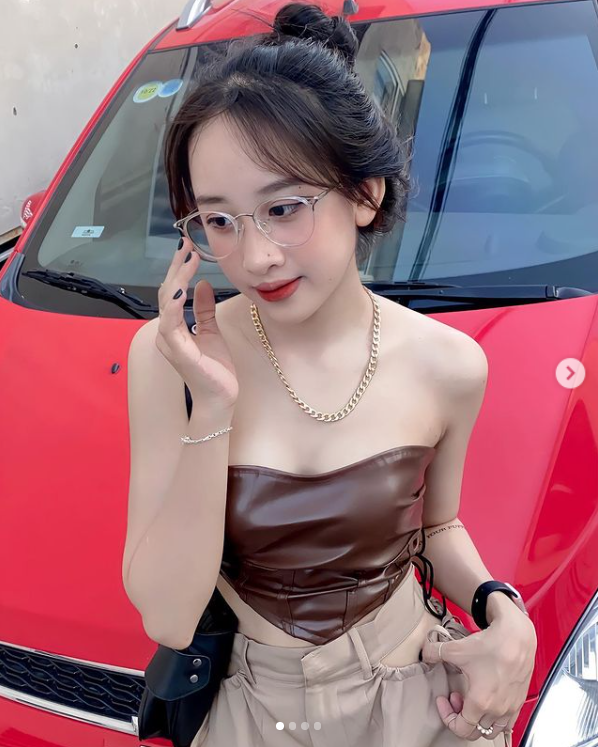 Hot TikToker Cẩm Hồng lộ clip chống dịch tại nhà cực mạnh 11 cam hong lo clip nong 3