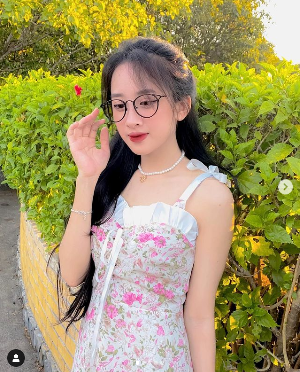 Hot TikToker Cẩm Hồng lộ clip chống dịch tại nhà cực mạnh 12 cam hong lo clip nong 4