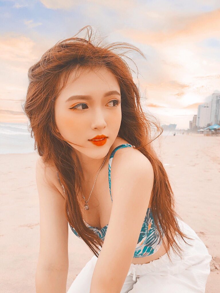 FAPTV Streamer Kim Ngân lộ clip khoe hàng lộ nhũ hoa lung linh 17 clip kim ngan faptv 1
