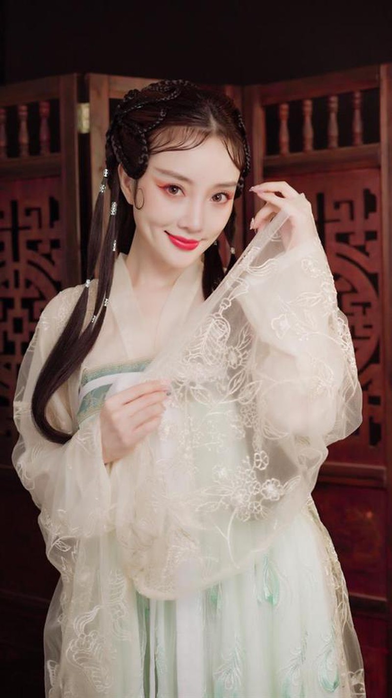 HOT| Diễn viên hạng A Lý Tiểu Lộ lộ clip nóng với phi công kém 12 tuổi 27 ly tieu lo lo clip 13