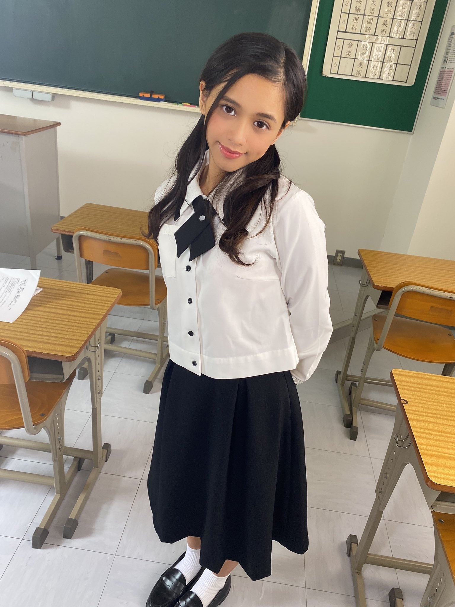 Bê bối diễn viên gốc Việt Ran Sakita mang áo dài vào phim JAV 19 ran sakita 13