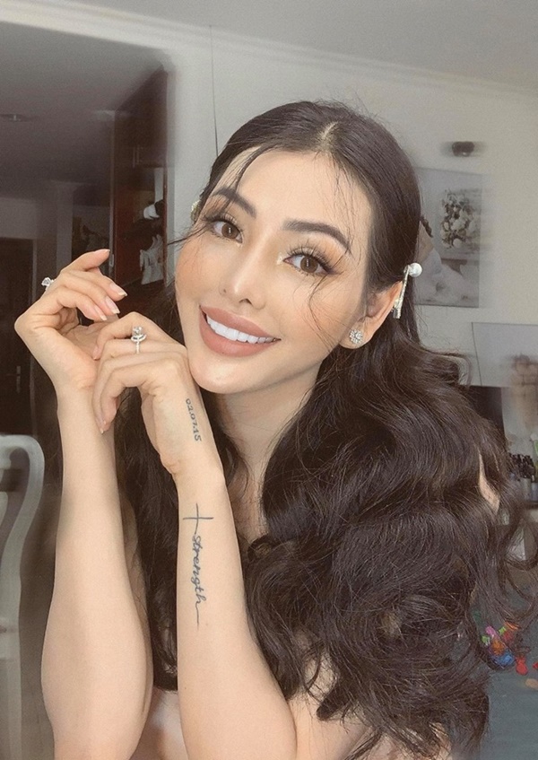 Clip Trần Mai Hương khỏa thân ở Hội An: Vếu to mông ưỡn cực nuột 22 tran mai huong nude 1