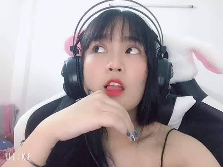 18+ Clip Triệu Linh Anh Tiktoker không che khoe hàng cực nét 12 trieu linh anh lo clip sex 8