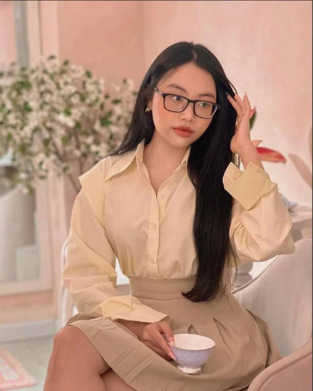 Nóng: Lộ clip kèn sáo tại nhà riêng của chị 7 Phương Mỹ Chi khiến dân tình tối cổ 11 Diện mạo xinh đẹp , vô cùng xinh xắn của Phương Mỹ Chi , Người đang bị cho là chủ nhân của Clip Nóng dài 2 phút