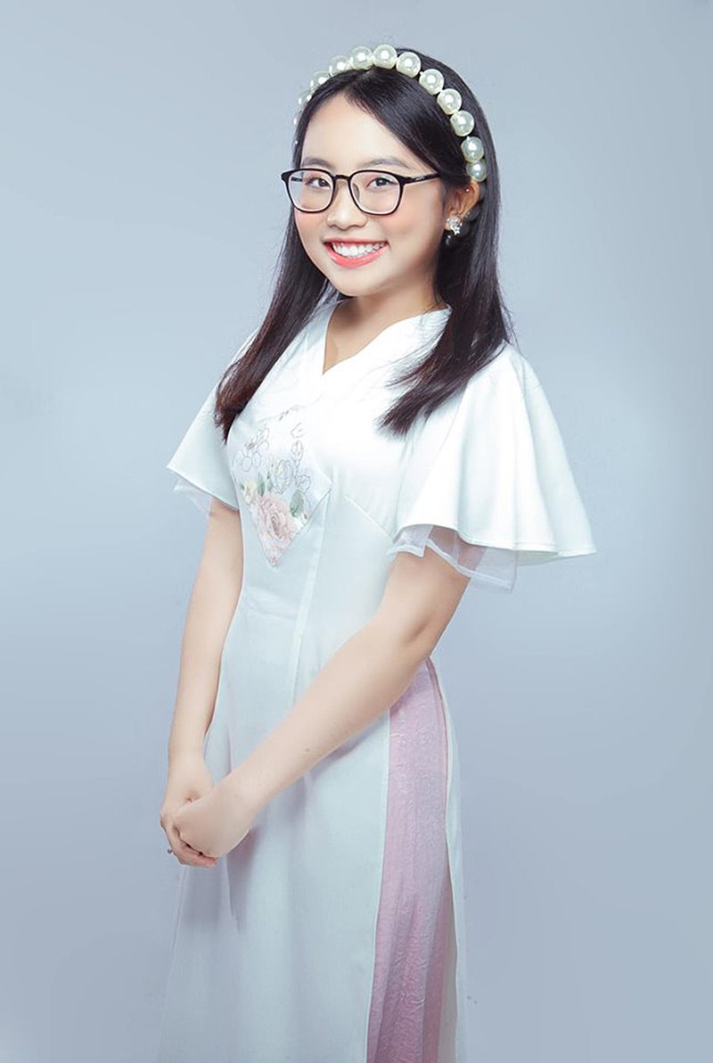 Nóng: Lộ clip kèn sáo tại nhà riêng của chị 7 Phương Mỹ Chi khiến dân tình tối cổ 10 Phương Mỹ Chi lúc này khá nhỏ và vừa giành ngôi Á Quân The Voice Kids