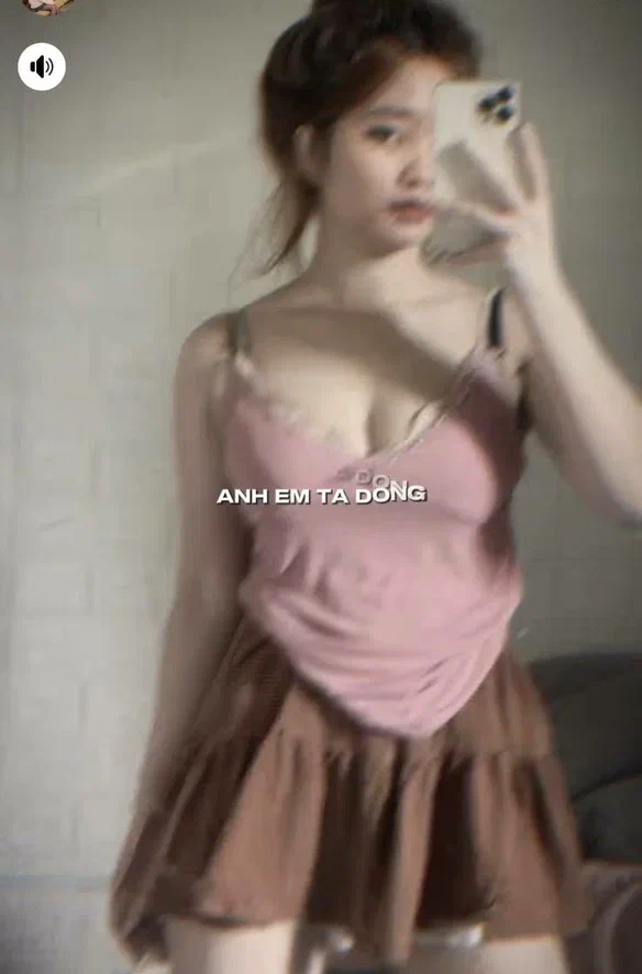 Sinh viên 9x nổi tiếng nhờ dáng đẹp và nhảy sexy có video show hàng 13 sinh vien 9x ao hao day chup hinh tu suong dang dep