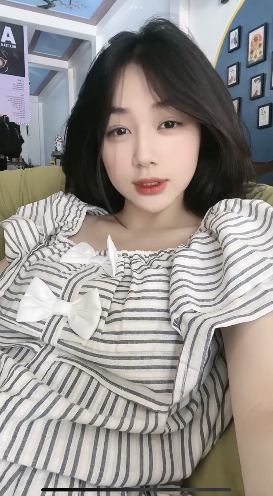 Tổng Hợp Video Trần Hà Linh Cho Bạn Trai Bắn Tinh Ngập Bướm Mới Nhất 2025 6 phong-cach-moi-la-cua-tran-ha-linh